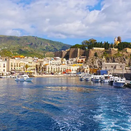Trilo - Vulcano On Sea Shore - Happy