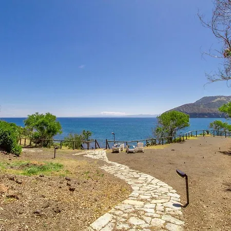 Trilo - Vulcano On Sea Shore - Happy Lipari (Isola Lipari)